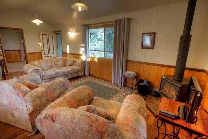 Accommodation Creek Cottages & Sundown View Suites Ballandean Habitación foto
