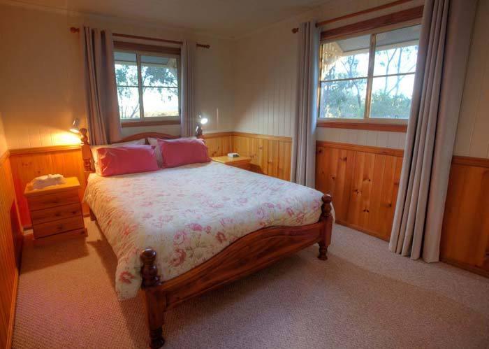Accommodation Creek Cottages & Sundown View Suites Ballandean Habitación foto